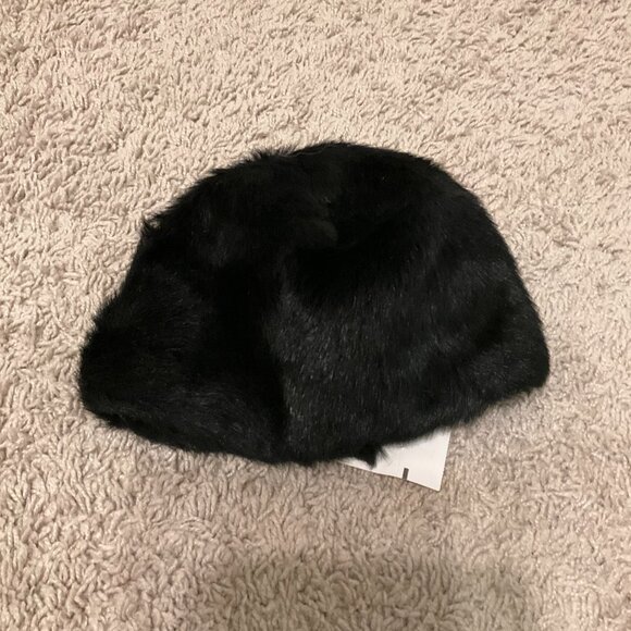 J.CREw TOSCANA SHEARLING HAT. SIZE: s-m. COLOR: black. ITEM # b7793. - Picture 1 of 6
